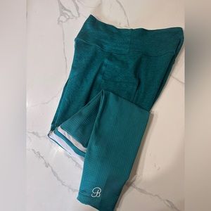Teal Performance Capri Leggings with Contrast Hem